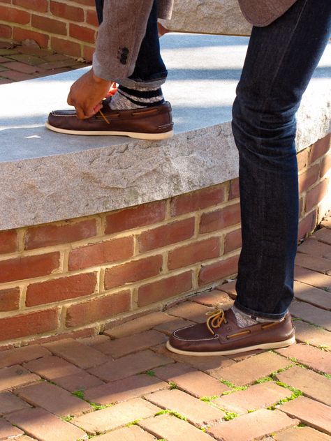 If it's OK to wear boat shoes off of a boat then it's OK to wear them with wool socks. Only dark Sperrys need apply. Sperry Top Sider Outfit Men, Top Siders Men Outfit, Sperry Top Sider Outfit, Sperry Boat Shoes Outfit, Boat Shoes With Socks, Top Sider Outfit, Boat Shoes Outfit Mens, Boat Shoes Outfit, Best Boat Shoes