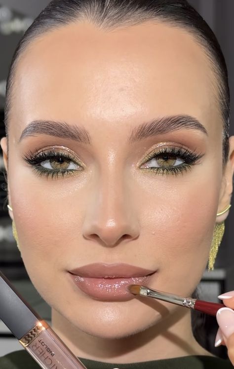 Classy Makeup Green Eyes, Lime Green Dress Makeup Ideas, Makeup To Match Emerald Green Dress, Bridesmaid Makeup Silver, Safari Makeup Ideas, Grad Makeup For Green Eyes, Khaki Eye Makeup, Makeup Green Eyes Brunette, Makeup For Green Dress Brown Eyes