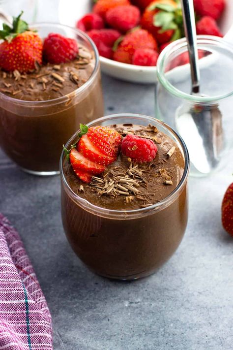 Enjoy all of the health benefits of chia seeds without the usual texture in this ultra smooth and blended chocolate chia pudding. Naturally sweetened and dairy-free, this easy recipe has a truly delicious flavor and thickens up just right. Chia Seed Blended Pudding, Quick Chia Pudding, Chia Pudding Blended, Blended Chia Seed Pudding, Blended Chia Pudding, Naturally Sweetened Desserts, Chia Pudding Recipes Healthy, Chia Puddings, Benefits Of Chia Seeds