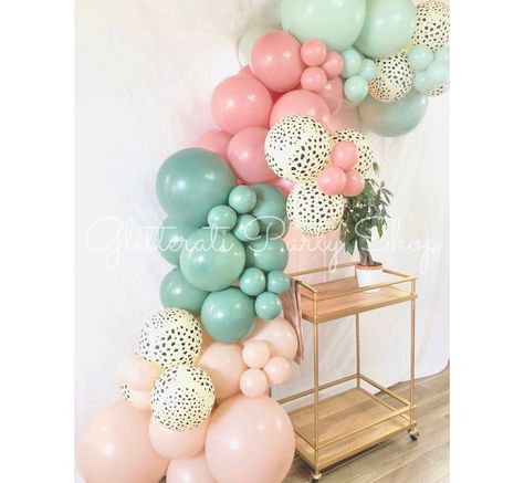 Safari Party Decor, Cheetah Birthday Party, Cheetah Birthday, Wild Birthday Party, Balloon Garland Diy, Astronaut Birthday, Baby Shower Pink, Wild One Birthday Party, Safari Birthday Party