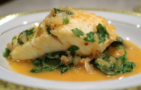 Thai Style Halibut with Curry-Coconut Broth Thai Halibut Recipes, Steamed Halibut Recipes, Thai Halibut, Coconut Halibut, Curry Halibut, Fish For Dinner, Coconut Broth, Fish Dinners, Ellie Krieger