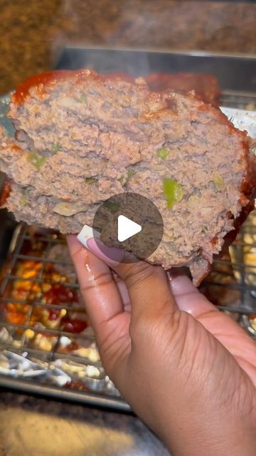 Andrew Zimmerman Meatloaf, Meatloaf Recipes Videos Easy, Soul Food Meatloaf Recipes, Meatloaf Recipes Black People, Meatloaf With Turkey Meat, Meatloaf Dinner Ideas Sides, Southern Meatloaf Recipes, Meatloaf Dinner Ideas, Simple Meatloaf Recipes