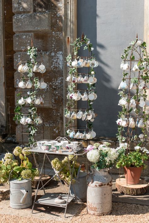 Vintage tea cup wedding table plan. Images by Faye Cornhill Photography Vintage English Wedding Decor, Tea Cup Wedding Favors, Tea Cup Decor Ideas, Wedding Tea Station, English Theme Wedding, Vintage Tea Cups Display, Coffee Station Wedding, French Country Wedding Decor, Tea Cup Wedding