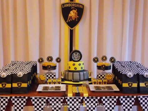 10 años de Luca | CatchMyParty.com Lamborghini Themed Birthday Party, Lamborghini Birthday, Cars Birthday Party Ideas, Racing Party, Cars Birthday Party, Aventador Lamborghini, Birthday 10, Disney Cars Party, Car Birthday Theme