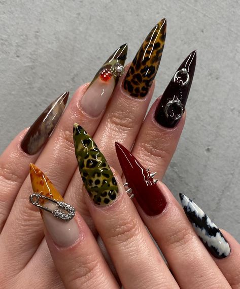 Nails By T (@nailsssbyttt) • Instagram photos and videos Fur Nails, Punk Nails, Vintage Nails, Claw Nails, Nails Now, Unique Acrylic Nails, Nails Makeup, Hair Nails, Fire Nails