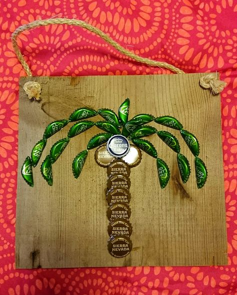 Beer Cap Art, Palm Tree Beer Cap Projects, Bottlecap Art, Bottle Top Art, Beer Bottle Cap Crafts, Beer Crafts, Beer Cap Art, Bottle Top Crafts, Bottle Cap Projects, Cap Art