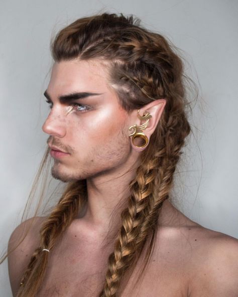 15.7k Likes, 108 Comments - Nils Kuiper (@lithunium.snow) on Instagram: “Elf king haven’t actually done any proper hairstyling in well.. a while! So I thought maybe y’all…” Elf Hairstyles, Elvish Hairstyles, Nils Kuiper, Elven Hairstyles, Elf Hair, Male Elf, 70s Hair, Viking Hair, Mens Hairstyles Short