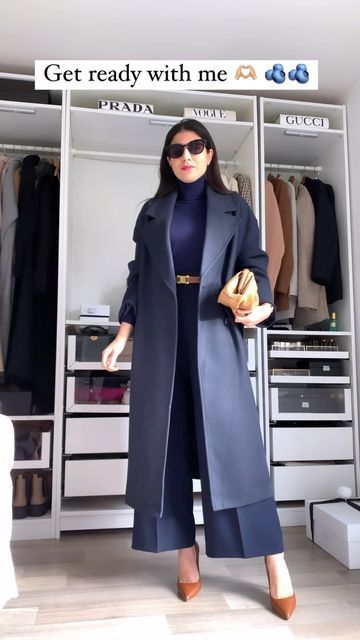 Navy Blue Coat Outfit Winter, Navy Blue Outfits For Women, Blue Purse Outfit, Navy Coat Outfit, Navy Blue Pants Outfit, Navy Pants Outfit, Blue Pants Outfit, Navy Blue Outfit, Navy Blue Purse