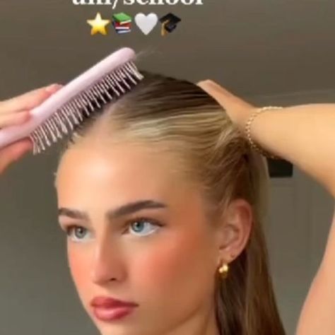 Dearestgal on Instagram: "Easy back to school hairstyle (via @hollyjai )" Hairstyles For Strict Schools, Back To School Hairstyle, Back To School Hairstyles, September 1, Hairstyles For School, Cute Hairstyles, Back To School, Hairstyles, Hair Styles