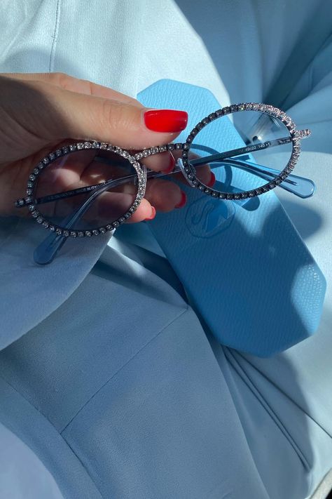 #SwarovskiMillenia-inspired sunglasses @raquepereira. #Swarovski Swarovski Sunglasses Women, Swarovski Sunglasses, Swan Logo, Swarovski Jewelry, Wear It, Armoire, Sunglasses Women, Fashion Forward, Style Inspiration