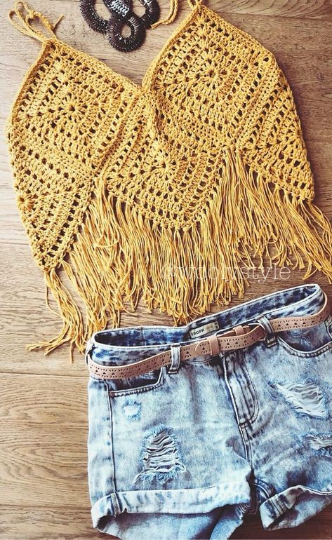 40  Stylish Free Crochet Top Pattern Design Ideas and Images - Page 39 of 40 - Daily Crochet! Pattern Design Ideas, Boho Crochet Patterns, Crochet Festival, Crochet Crop Top Pattern, Crochet Tops Free Patterns, Crochet Summer Tops, Crochet Simple, Stylish Top, Chale Crochet