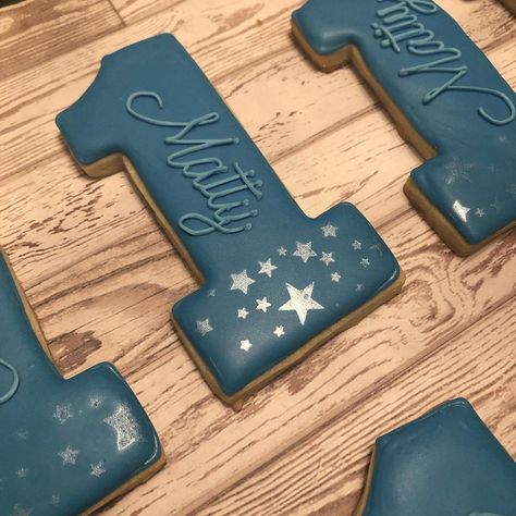 SweetSophies on Instagram: “1st Birthday cookies #number1cookies #birthdaycookies #royalicing #sugarcookies #personalizedcookies” 1 Cookies Number, 1st Birthday Cookies, Personalized Cookies, Cut Out Cookies, Birthday Cookies, Royal Icing, Number 1, Cut Outs, Sugar Cookies