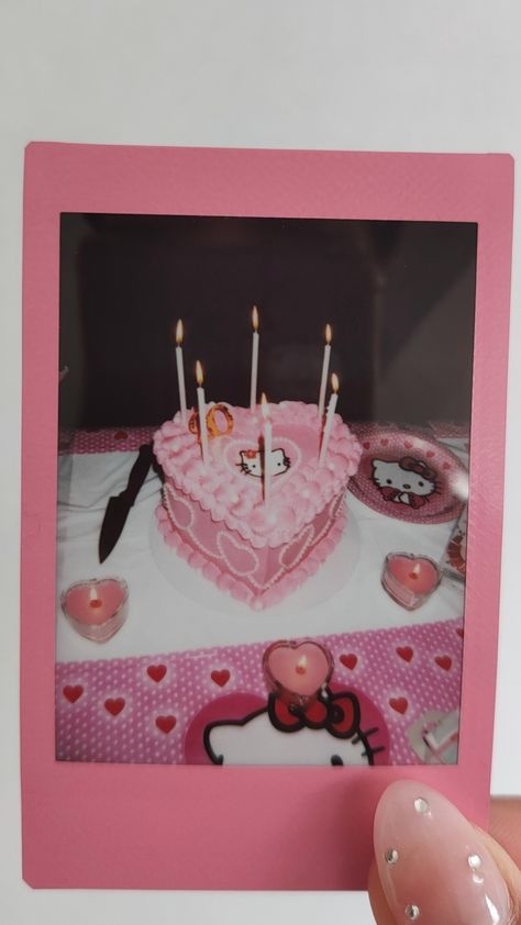 Sanrio Cake Aesthetic, Hello Kitty Birthday Aesthetic, Birthday Cake Polaroid, Aesthetic Cake Pink, Cake Polaroid, Hello Kitty Cake Birthday, Birthday Polaroid, Party Hello Kitty, Sanrio Cake