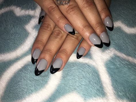 Grey, black sharp French tip nail Grey Black French Nails, Grey And Black French Nails, Sharp French Tip, French Nails With Black, Grey French Tip Nails, Nails With Black Tips, Black French Manicure, Colored French Tips, Black French Nails