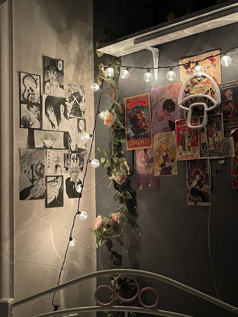 Anime wall decor Anime Gallery Wall, Anime Wall Decor Bedroom, Anime Wall Decor, Bedroom Corner, Anime Wall, Corner Decor, Corner Wall, Wall Ideas, Wall Decor Bedroom