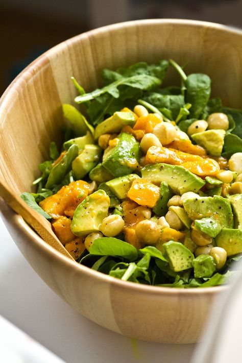 Arugula Salad: Mango, Macadamia, Avocado. Macadamia Nut Salad, Mango Avocado Salad Recipe, Nut Salad, Recipes Using Rotisserie Chicken, Vegan Potluck, Avocado Vegan, Simple Dressing, Mango Avocado, Simple Salad