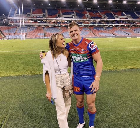 Rugby Game Outfit Women, Rugby Girlfriend Aesthetic, Rugby Couple, Rugby Girlfriend, Rugby Wag, Gf Aesthetic, Future Relationship, Irish Rugby, Rugby Boys