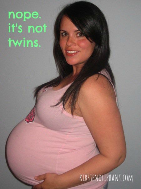 pregnant-not-twins Maternity Pin Up, Big Pregnant, Massive Pregnant Belly, Biggest Pregnant Belly In The World, Huge Pregnant Belly Twin, Pregnant Belly Huge, Baby Bump Photos, Bump Photos, Not Pregnant Funny Memes