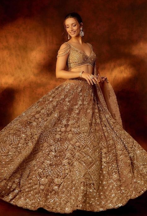 Bronze Lehenga, Reception Lengha, Tripti Dimri, Indian Outfits Modern, Desi Attire, Latest Bridal Lehenga, Desi Outfits, Ghagra Choli, Desi Fashion