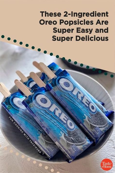 How to Make Super Easy and Super Delicious 2-Ingredient Oreo Popsicles Oreo Ice Cream Dessert, Cookie Dough Popsicles, Oreo Popsicles, Sweet Board, Old Fashioned Ice Cream, Oreo Cream, Ice Lollies, Oreo Ice Cream, Fruit Popsicles