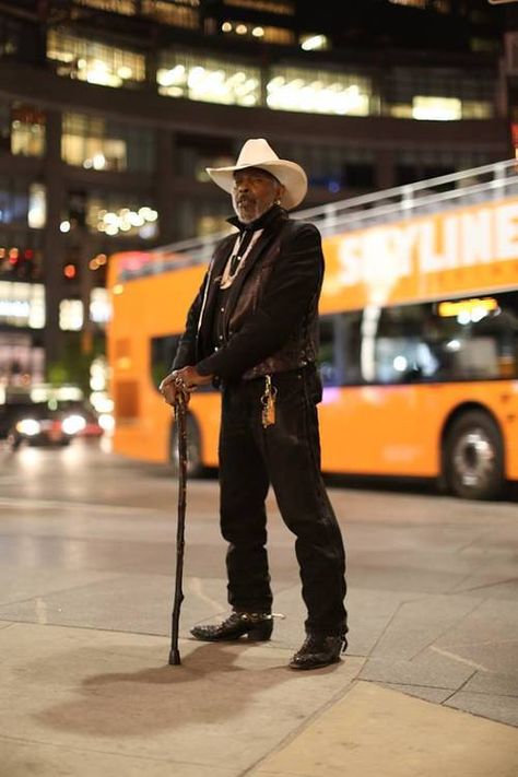 "The first cowboys were black. ‘Cowboy’ was a derogatory term used to describe slaves that tended to the cows and horses." Cows And Horses, Cowboy Images, Hee Haw, Humans Of New York, Black Cowboys, 2 Days Left, Black Cowgirl, Beautiful Gray Hair, Cowboy Girl