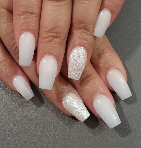 Ballerina Nails Shape, Coffin Nail Art, Unghie Sfumate, Maroon Nails, Glittery Nails, Nagel Tips, Short Coffin Nails, White Acrylic Nails, Her Nails