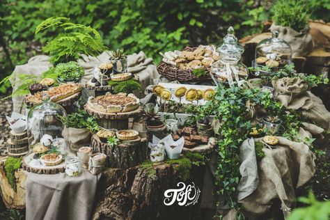 Bigfoot Cookies, Catering Counter, Rustic Brunch, Rustic Candy Bar, Easter Brunch Table Setting, Woodland Theme Cake, Food Display Table, Wedding Buffet Food, Midsummer Nights Dream Wedding