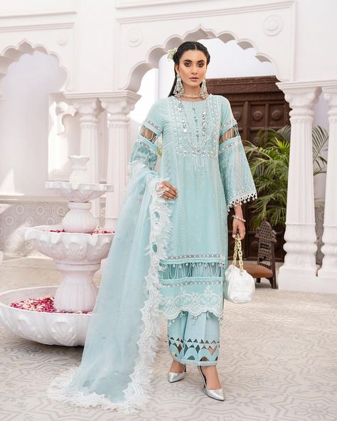 #damandesign,#damandesigns 2022,new daman design,daman design for kurti,daman design for kameez,daman design, Lawn Work, Dress Book, Embroidered Sleeves, Casual Party Dresses, Pakistani Dress, Embroidered Dupatta, Stylish Dress Book, Pakistani Dress Design, Suit Style