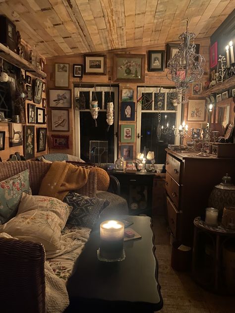 Cottage She Shed Interior, She Shed Interior Ideas Woman Cave, Hangout Shed, Shed Ideas Inside, Shed Room Ideas, Tiny She Shed, She Shed Ideas Interior, She Shed Interior Ideas, Shed Room