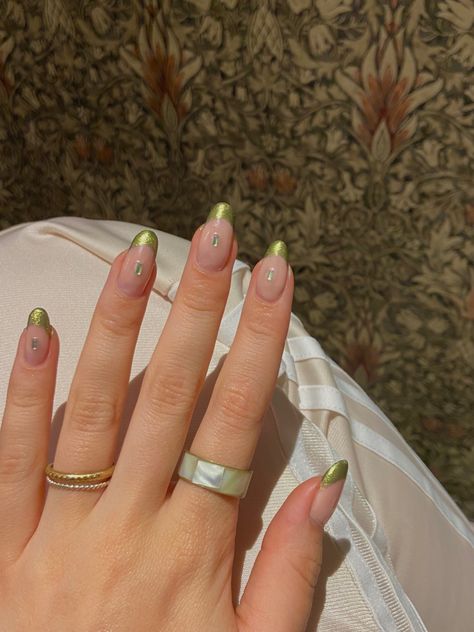 Metallic Green French Nails, Metallic Green French Tip Nails, French Tip Nails With Green, Green Shiny Nails, Green Nails Round, Shiny Green Nails, Lime Green Chrome Nails, Iridescent Nails French Tip, Green Iridescent Nails