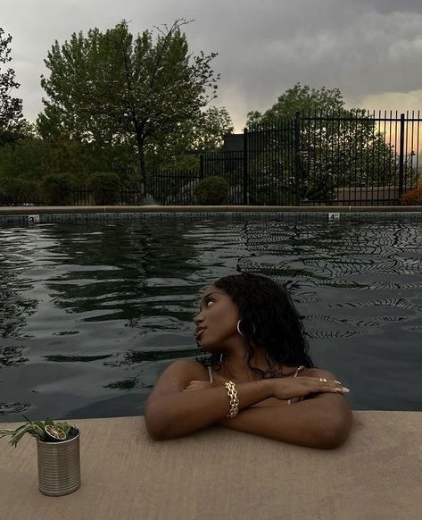 𝐕𝐞𝐧𝐨�𝐫𝐢𝐚. Woc Aesthetic Faceless, Insta Photo Ideas Black Women, Silk Dress Black Women, Pool Pic Ideas, Upbeat Aesthetic, Aisha Core, Blackgirl Aesthetics, Black Feminity, Black Femininity Aesthetic