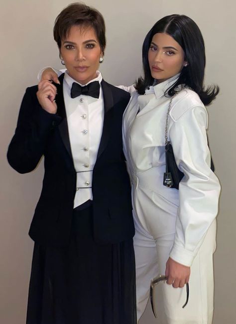 Kris Jenner And Kylie, Stile Kylie Jenner, Justin Bieber And Hailey, Kylie Jenner Hair, Kylie J, Kim K Style, Jenner Sisters, Bridget Jones, Kardashian Kollection