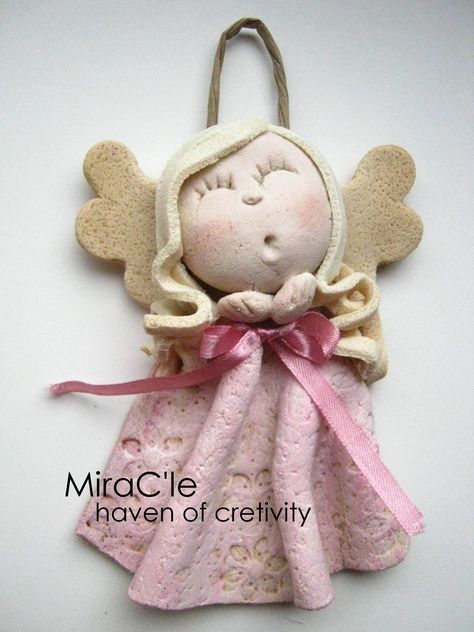 angel Salt Dough Angels, Salt Dough Christmas Decorations, Salt Dough Crafts, Diy Angel Wings, Handprint Ornaments, Diy Wings, Salt Dough Ornaments, Dough Ornaments, Angel Crafts