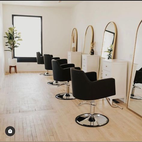 Salon Sink Area, Salon Processing Area, Hair Salon Layout, Hairsalon Inspiration, Salon Seating Area, Hair Salon Suite Decor, Salon Station Ideas, Black And Gold Salon, Small Salon Ideas