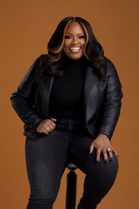 Grammy, Billboard Music, Stellar, and Dove Award-winning “gospel sensation” (NPR Music) Tasha Cobbs Leonard celebrates her single “Gotta Believe” reaching No.1 on Billboard’s Gospel Airplay Chart. “Gotta Believe” was originally released in June of 2021 and has been on the chart for over 21 weeks. Leonard originally recorded “Gotta Believe” as part of NPR Morning Edition’s Song Project.... Tasha Cobbs Leonard, Tasha Cobbs, Worship Leader, Gospel Singer, Billboard Music, All Black Outfit, Christian Music, Photoshoot Poses, Fashion Sense