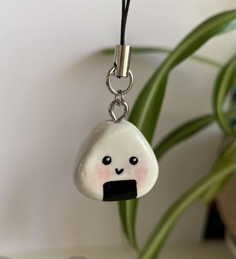 Cute Things From Clay, Key Chain Charms, Clay Cute Things, Anime Clay Charms, Clay Crafts Keychain, Air Dry Clay Earring Holder, Clay Ideas Jewelry, Pottery Keychain, Easy Clay Charms