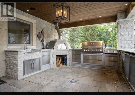 Pool Cabana Ideas, Kitchen Design Rustic, Luxury Outdoor Kitchen, Outdoor Kitchen Design Ideas, Mountain Home Exterior, Modern Outdoor Kitchen, Kitchen Design Layout, Outdoor Kitchen Bars, Kitchen Design Diy