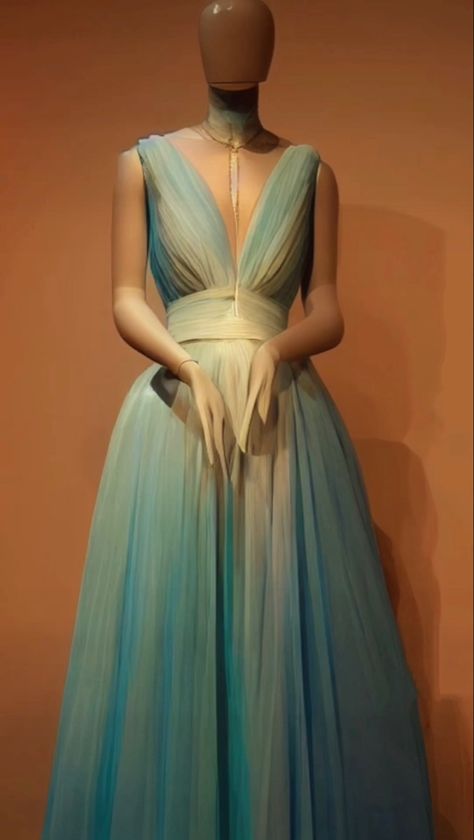 Feyre Summer Court Dress Acomaf, Summer Court Acotar Outfits, Summer Court Outfit Acotar, Summer Court Outfit, Summer Court Dress, Tarquin Summer Court, Ocean Inspired Dress, Summer Court Acotar, Ocean Themed Dress