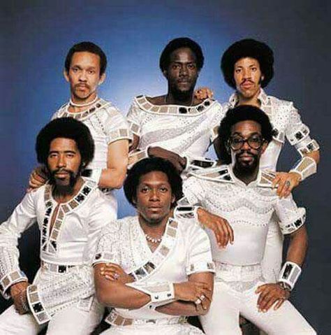 Commadores The Commodores, Singing Groups, Old School Music, R&b Music, Vintage Black Glamour, 70s Music, Soul Funk, Lionel Richie, Classic Songs