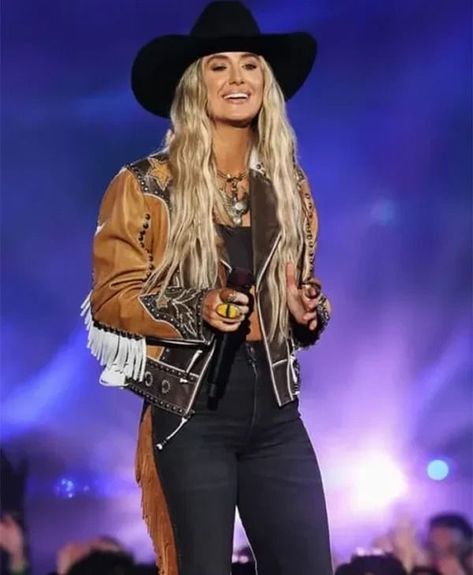 Country Concert Outfit Fall, Nfr Outfits, Maroon Suit, White Tweed Jacket, Lainey Wilson, Black Leather Vest, Looks Country, Wilsons Leather Jacket, Fringe Leather Jacket