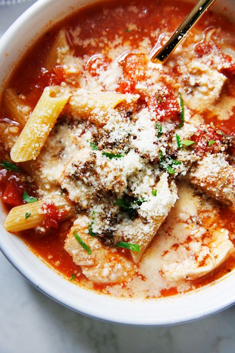 Chicken Parm Soup, Parm Soup, Chicken Parmesan Soup, Parmesan Soup, Lexi's Clean Kitchen, Chicken Parm, Instant Pot Chicken, Easy Delicious Recipes, Healthy Soup Recipes