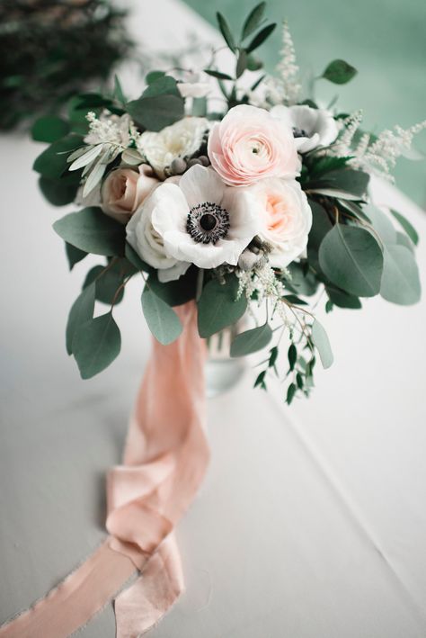 Wedding Flower Guide, Blush Bouquet, Yacht Club Wedding, Flower Guide, White Bridal Bouquet, Wedding Flower Arrangements, White Bridal, Lorde, Bride Bouquets