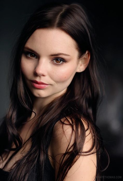 Eline Powell Sirens Tv, Eline Powell, You Are So Beautiful To Me, Daughter Of Poseidon, Disney Characters Videos, Fantasy Movies, Female Images, Eye Color, Celebrities Female