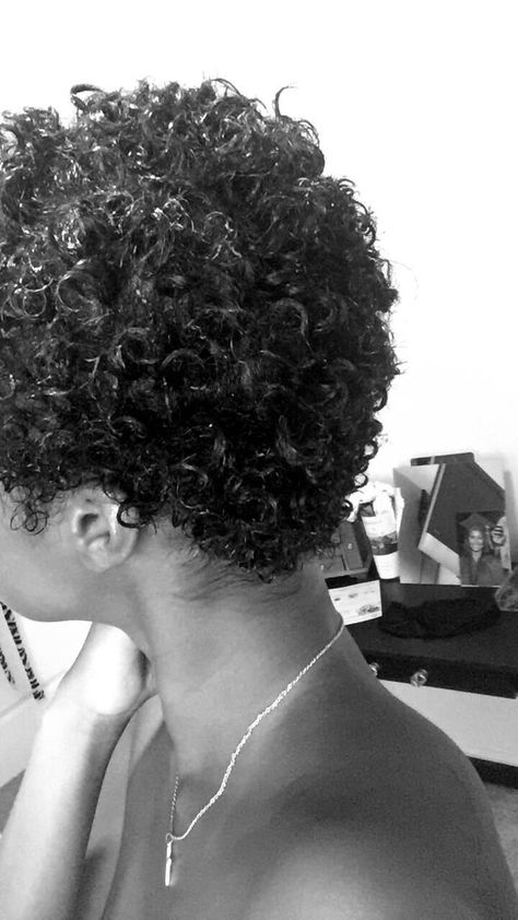 Big Chop Aesthetic, Big Chop Hairstyles, Big Chop Natural Hair, Pretty Dark Skin, 3c Hair, Afro Latina, Hair Therapy, Beautiful Curly Hair, Girl Accessories