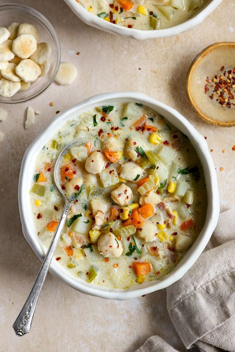 The Best Scallop Chowder Recipe - Little Broken Seafood Chowder With Scallops, Bay Scallop Chowder, Gourmet Scallop Recipes, Soup With Scallops, Scallop Chowder Recipe, Scallop Soup Recipes, Scallops Soup Recipe, Scallop Chowder, Scallops Bacon