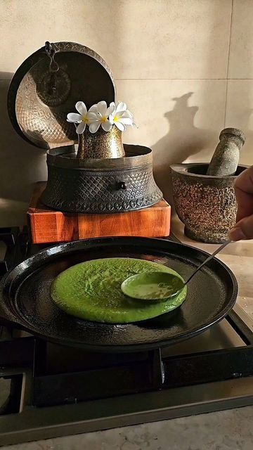 Surabhi Sehgal /PlantForward Chef on Instagram: "PESARATTU 🌿
Mung Dal/ Mung Bean Chila

Pesarattu: this power packed breakfast Chila/ dosa/ savory crepe is one of my favorite breakfasts. This is a classic Andhra breakfast and is extremely nourishing and delicious. I make many variations of this and today I'm sharing a very simple recipe with Spinach and ginger. 
Recipe below.

INGREDIENTS:
1/2 Cup Mung Beans 
1 tbsp brown Rice
Salt to taste 
Small piece of Ginger 
Green Chillies to taste
Hand full of cleaned and washed Spinach leaves
1/2 Cup water
METHOD:
-Soak Mung Dal and Rice overnight.
 -Next morning wash it and transfer to a blender with all ingredients 
-Blend to a fine paste
-Heat a skillet, brush with oil and pour the batter. Cook until crisp.
-Serve with your favourite Chutney an Savory Crepe, Recipe With Spinach, Ginger Recipe, Packed Breakfast, Savory Crepes, Mung Bean, Spinach Recipes, Spinach Leaves, Cooking Class