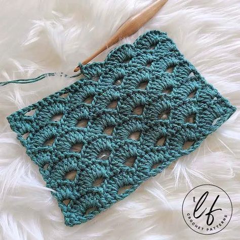 - The Loophole Fox Arcade Stitch, Simple Scarf Crochet Pattern, Crochet Kitchen Towels, Fox Family, Clutch Pattern, Crochet Market Bag, Crochet Goodies, Towel Pattern, Double Crochet Stitch