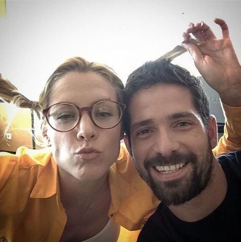 Vis a vis Maca y Valbuena//Maggie Civantos y Harlys Becerra Netflix Originals, Linkin Park, Animated Icons, Best Series, Movie Game, Netflix Series, Series Movies, Serie Tv, Tv Series