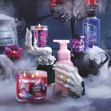 Stop Everything: the Bath & Body Works Halloween Collection is 50% Off Halloween Decoration Ideas, Three Wick Candle, Halloween Beauty, Skull Candle, Spooky Candles, Bath And Body Care, Fall Scents, Hand Candle, Candle Accessories