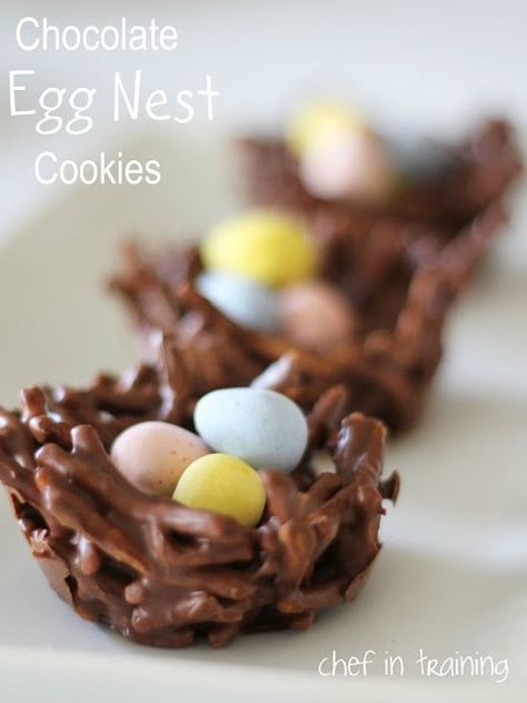 choc egg nest Easter Nests Recipe, Cadbury Mini Egg Cookies, Chocolate Nests, Easy Easter Treats, Easter Nests, Easter Snacks, Easter Baking, Easter Chocolate, Easter Dessert